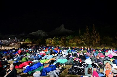 Anzak Koyu'nda "Şafak Ayini" yapıldı - Resim : 1