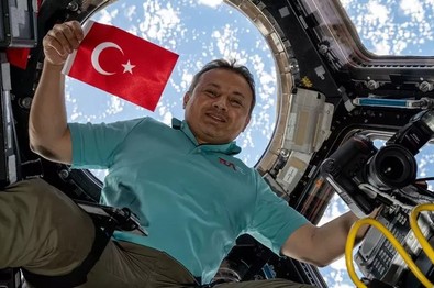SpaceX duyurdu! Alper Gezeravcı'nın dünyaya dönüşü bir kez daha ertelendi: "Dönüş için biraz daha bekleyeceğiz" - Resim : 1