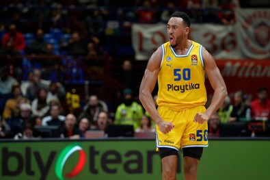 Fenerbahçe’den Anadolu Efes’e transfer çalımı! Yıldız isimle 3 yıllık anlaşmaya varıldı - Resim : 1