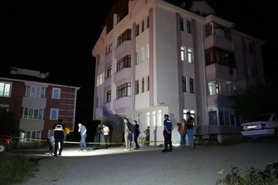 Komşu tartışmasında silahlar konuştu! 1'i ağır, yaralılar var! - Resim : 2