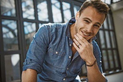 Yakışıklı oyuncu Kerem Bursin'in o paylaşımı dillere düştü! Türkçe ve İngilizce'yi harmanlayıp konuştu, o videosu gündem oldu! "Kasılmaktan konuşamıyor" - Resim : 1