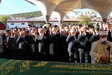 Mansur Yavaş'ın kardeşi Sabri Yavaş, toprağa verildi - Resim : 2