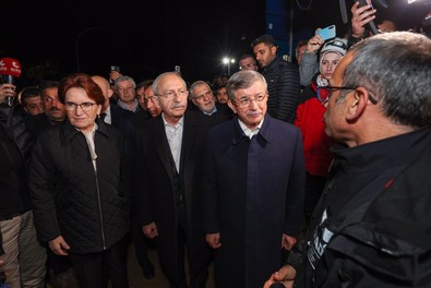 Kılıçdaroğlu, Akşener, Davutoğlu afet bölgesinde! CHP lideri net konuştu: Bütün bunların hepsini çözeceğiz! - Resim : 1