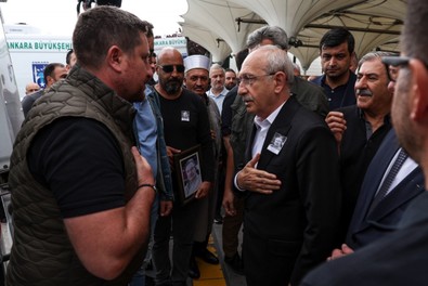 CHP Genel Başkanı Kemal Kılıçdaroğlu, Tuncer Dönmez'in cenazesine katıld - Resim : 1