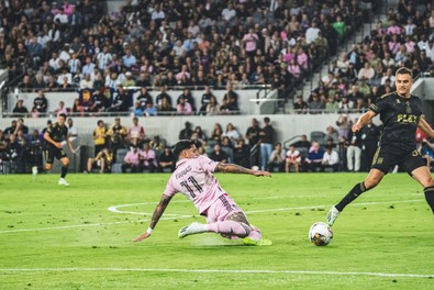 Messi’li Inter Miami, son şampiyon Los Angeles’i deplasmanda yendi - Resim : 2