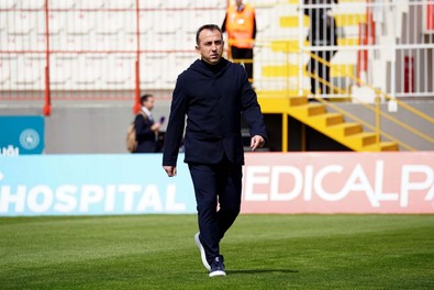 Emre Belözoğlu ile yollar ayrılmıştı! Başakşehir’de teknik direktörlük için o isim öne çıktı - Resim : 1