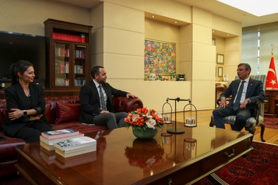 Özgür Özel tv100'e konuştu: Akşener'e yerel seçimde iş birliği teklif ettim! İYİ Parti GİK'ten olumsuz bir karar çıkarsa CHP ne yapacak? - Resim : 1