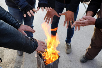 Erzincan'da yaşanan dondurucu soğuklar pazar esnafını da vurdu - Resim : 1