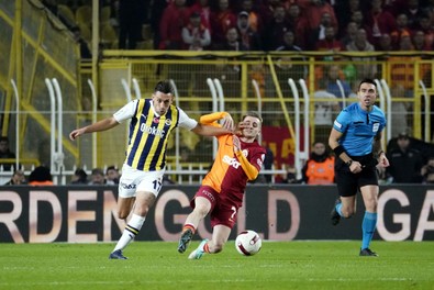 Cezalı duruma düştü! Fenerbahçe’de yıldız futbolcu İstanbulspor maçında yok! - Resim : 1