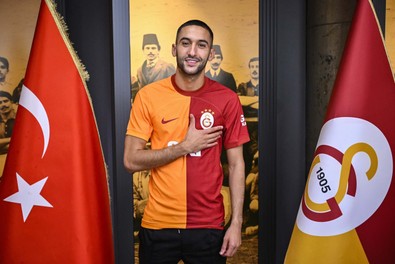 Menajeri resmen açıkladı! Yıldız futbolcu Galatasaray’dan gidiyor! “Ayrılmak istediğimizi yönetime ilettik, bize zorluk çıkarmayacaklar” - Resim : 1