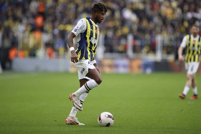 İsmail Kartal kararını verdi! Fenerbahçe’de Fred’in yerine oynayacak isim belli oldu - Resim : 1