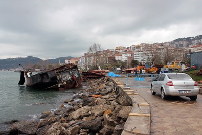 Zonguldak’ta batan geminin personeli 70 gündür aranıyor - Resim : 1
