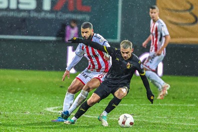 Samsunspor’dan İstanbulspor maçındaki hakem kararlarına sert tepki! “Skandal hakem kararları oynanan futbolun önüne geçti” - Resim : 1