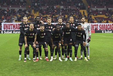 Galatasaray, UEFA Avrupa Ligi kadrosunu güncelledi! 3 futbolcu listeye eklendi! O isimler yine liste dışı kaldı - Resim : 1