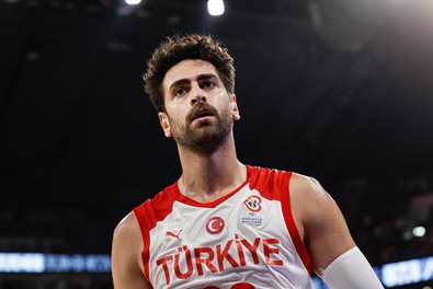 Fenerbahçe’den sezonun kaderini değiştirecek transfer hamlesi! Yıldız basketbolcu İstanbul’a geliyor! İmzayı atarsa Ataşehir yangın yerine dönecek - Resim : 1