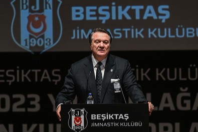 Galatasaray’ın maç sonu paylaşımı Hasan Arat’ı kızdırdı! Galatasaraylı yöneticilere yüklendi! “Bu rezalet nedir? Bedelini ağır ödersiniz” - Resim : 1