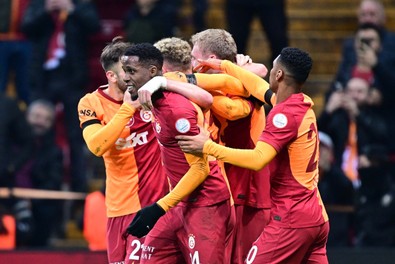 Galatasaray’ın Beşiktaş maçı kadrosu açıklandı! 5 futbolcu kadroya alınmadı! İşte o isimler - Resim : 1