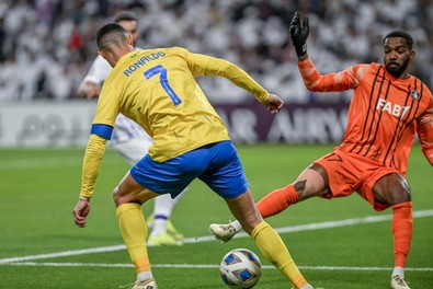 Cristiano Ronaldo öyle bir gol kaçırdı ki görenler inanamadı! Herkes aynı yorumu yapıyor: Bu gol nasıl kaçar? - Resim : 1