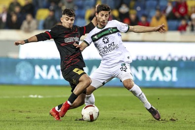 Gençlerbirliği yenilgisi sabırları taşırdı! Kocaelispor’da taşlar yerinden oynadı! Başkan Engin Koyun görevini bıraktı! İşte yerine gelen isim - Resim : 1