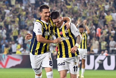 Fenerbahçe'de İsmail Kartal cezayı sert kesti! Kadıköy'de 69 dakika oynattığı futbolcuyu kulübeye bile almadı - Resim : 1