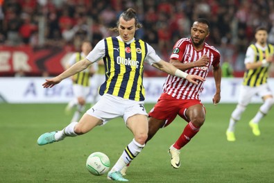 Fenerbahçe – Olmypiakos maçında kritik hatalar yapmıştı! Çağlar Söyüncü taraftarlardan özür diledi - Resim : 1