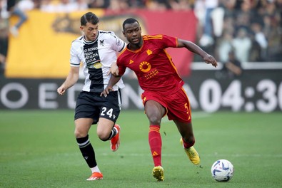 Udinese – Roma maçında korku dolu anlar! Yürekler ağza geldi! Yıldız futbolcu kalbini tuttu yere yığıldı! İşte son durumu - Resim : 2