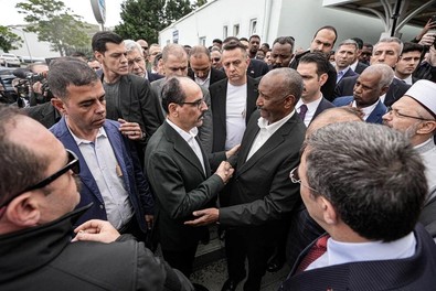 Sudan liderinin oğlu son yolculuğuna uğurlandı - Resim : 3