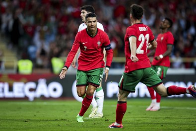 A Milli Takım’ın rakibi Portekiz, İrlanda karşısında şov yaptı! Ronaldo maça damgasını vurdu - Resim : 2