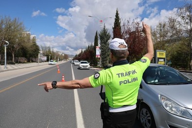 Alkollü sürücülere geçit yok! Polis ve jandarma tetikte! - Resim : 1