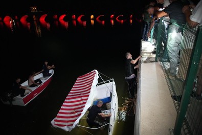 Meriç Nehri'nde can pazarı: Tekne alabora oldu! 5 kişi son anda kurtarıldı - Resim : 1