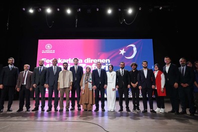 Gençlik ve Spor Bakanı Osman Aşkın Bak: “15 Temmuz’da destan yazan bu millet, içimizdeki hainleri temizledi” - Resim : 1