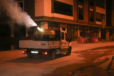 Bitlis'te havanın ısınmasıyla birlikte çalışmalar gece gündüz demeden devam ediyor - Resim : 2
