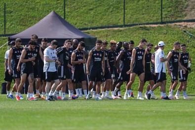 Beşiktaş duyurdu! Giovanni van Bronckhorst ve öğrencileri 3 hazırlık maçı yapacak - Resim : 1