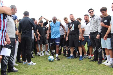 Trabzonspor taraftarından Anthony Nwakaeme’ye sevgi seli! - Resim : 1