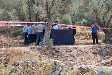 İzmir'de baba katliamı! 3 çocuğunu öldürüp, kendini yaraladı! - Resim : 1