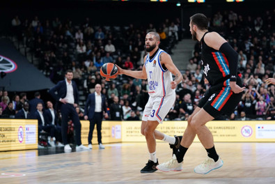 Anadolu Efes, Paris deplasmanından eli boş döndü! - Resim : 1