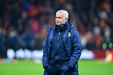 Mourinho’dan Galatasaray’a gönderme! Hakem Vincic’i övdü, Türk hakemlerini topa tuttu! - Resim : 1