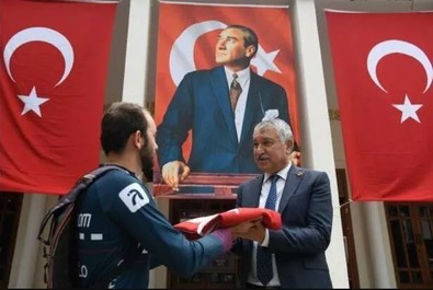 Adana'da 19 Mayıs coşkuyla kutlandı - Resim : 1