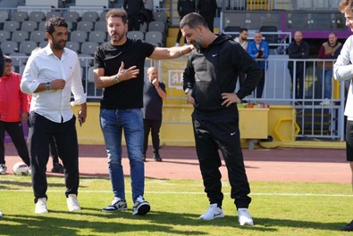 Sosyal medya hesabından paylaştı! Arda Turan ve Eyüpspor’a sürpriz ziyaret! - Resim : 1