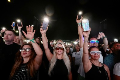 Amerikalı şarkıcı Jason Derulo İstanbul Festivali'nde müzikseverlerle buluştu! Dans performansı dikkat çekti - Resim : 1
