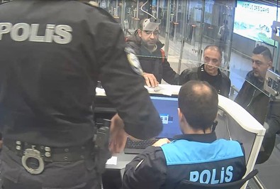 Kırmızı bültenle aranıyordu! Almanya' da yakalanan Serkan Akbaba, İstanbul'a getirildi! - Resim : 1