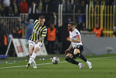 Penaltı kararı futbolcuları birbirine düşürdü! Onur Bulut, Arda ve Cenk tartıştı: “Müdahale olduğuna yemin et Arda" - Resim : 1