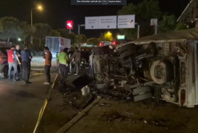İki otomobilin yarışı can aldı! Genç anne öldü 7 aylık bebek yaralı - Resim : 1