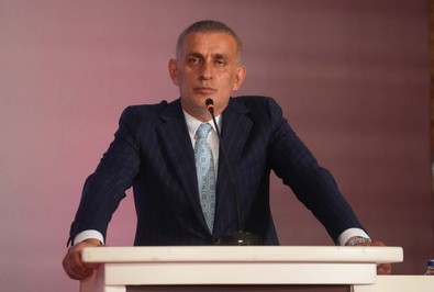 Galatasaray Başkanı Özbek’ten Hacıosmanoğlu’na sert sözler: “Türk futbolu Stockholm Sendromu’na yakalanmış TFF Başkanıyla karşı karşıya” - Resim : 1