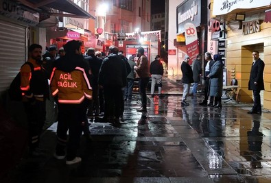 Dersanede yangın çıktı! Matematik öğretmeni ölü bulundu - Resim : 1