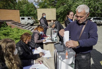 Ukrayna'daki ayrılıkçıların Rusya’ya katılmak için düzenlediği referandumda ön seçim sonuçları belli oldu! İşte ilk sonuçlar - Resim : 1