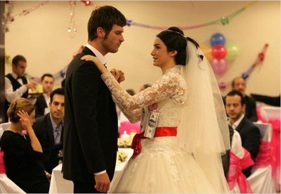 Kıvanç Tatlıtuğ sessizliğini bozdu: Akıl hastası - Resim : 2