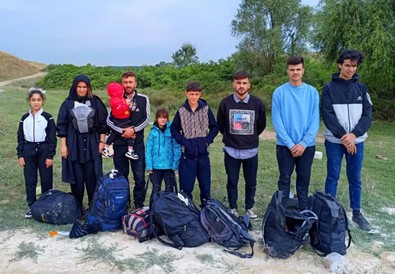 Edirne’de kaçak göçmenlere geçit yok: 24 kaçak göçmen yakalandı! - Resim : 2