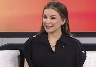 Canlı yayına bağlandı Esra Ezmeci'den öyle bir yardım istedi ki duyanlar şaştı kaldı! Eşim ilişki sırasında 'Şampiyon Fenerbahçe' diye bağırıyor - Resim : 1