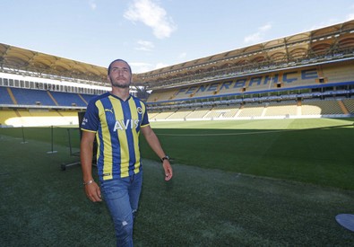 Yönetim elini çabuk tuttu! Fenerbahçe’den yıldız futbolcuya 3 yıllık sözleşme teklifi! - Resim : 1
